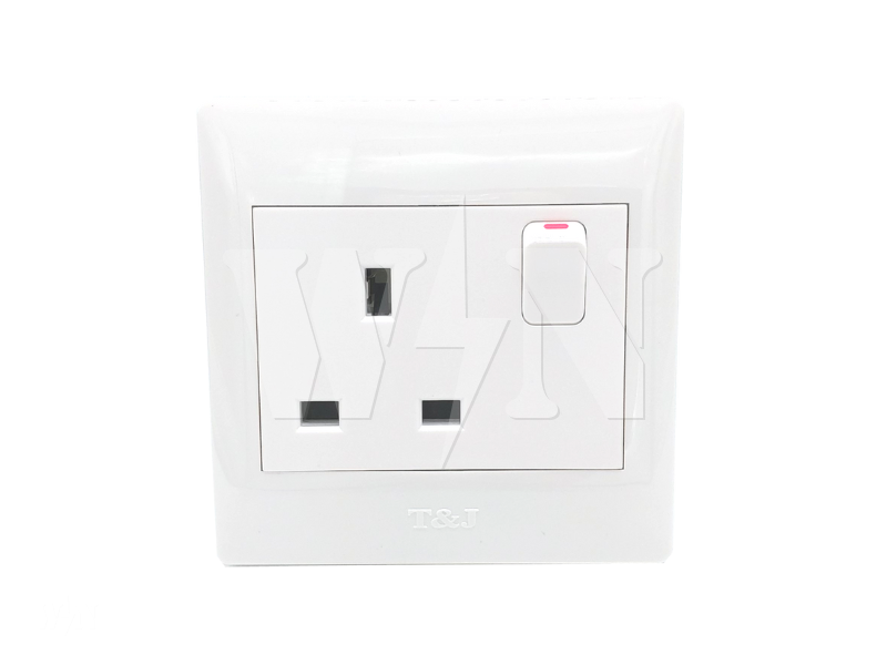 T&J DAZZLE 13A SWITCH SOCKET HB813S